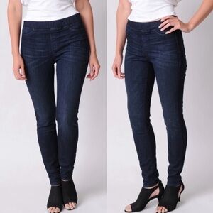 Eileen Fisher Dark Blue Denim
Pull-On Organic Cotton
Skinny Jeans Size Medium